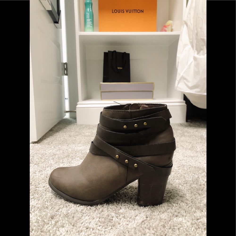 Target Mossimo brown heeled booties size 7